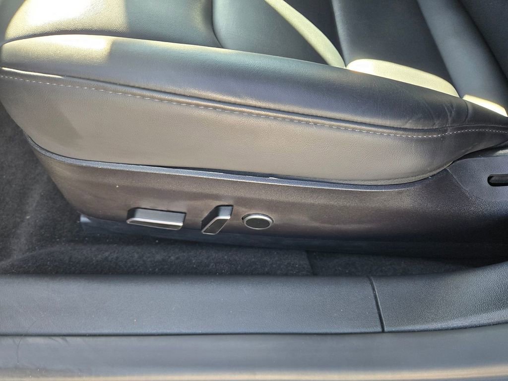 Used 2023 Tesla Model 3 Standard Range image 9