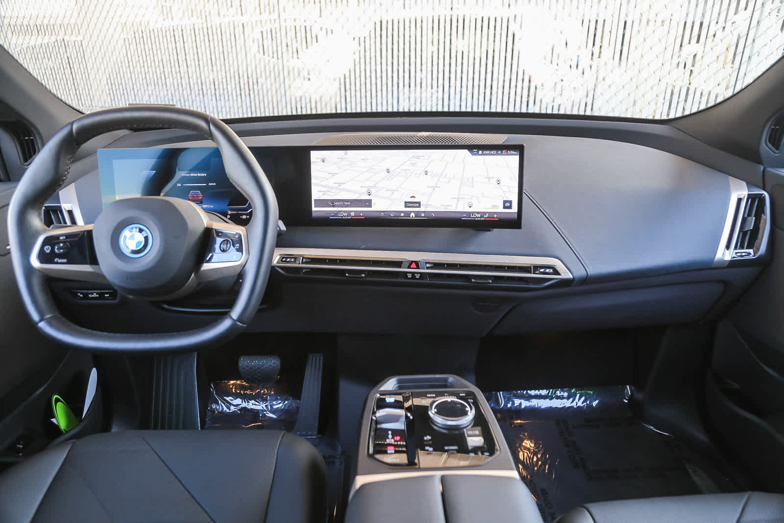 Used 2025 BMW iX xDrive50 w/ Sport Package image 9