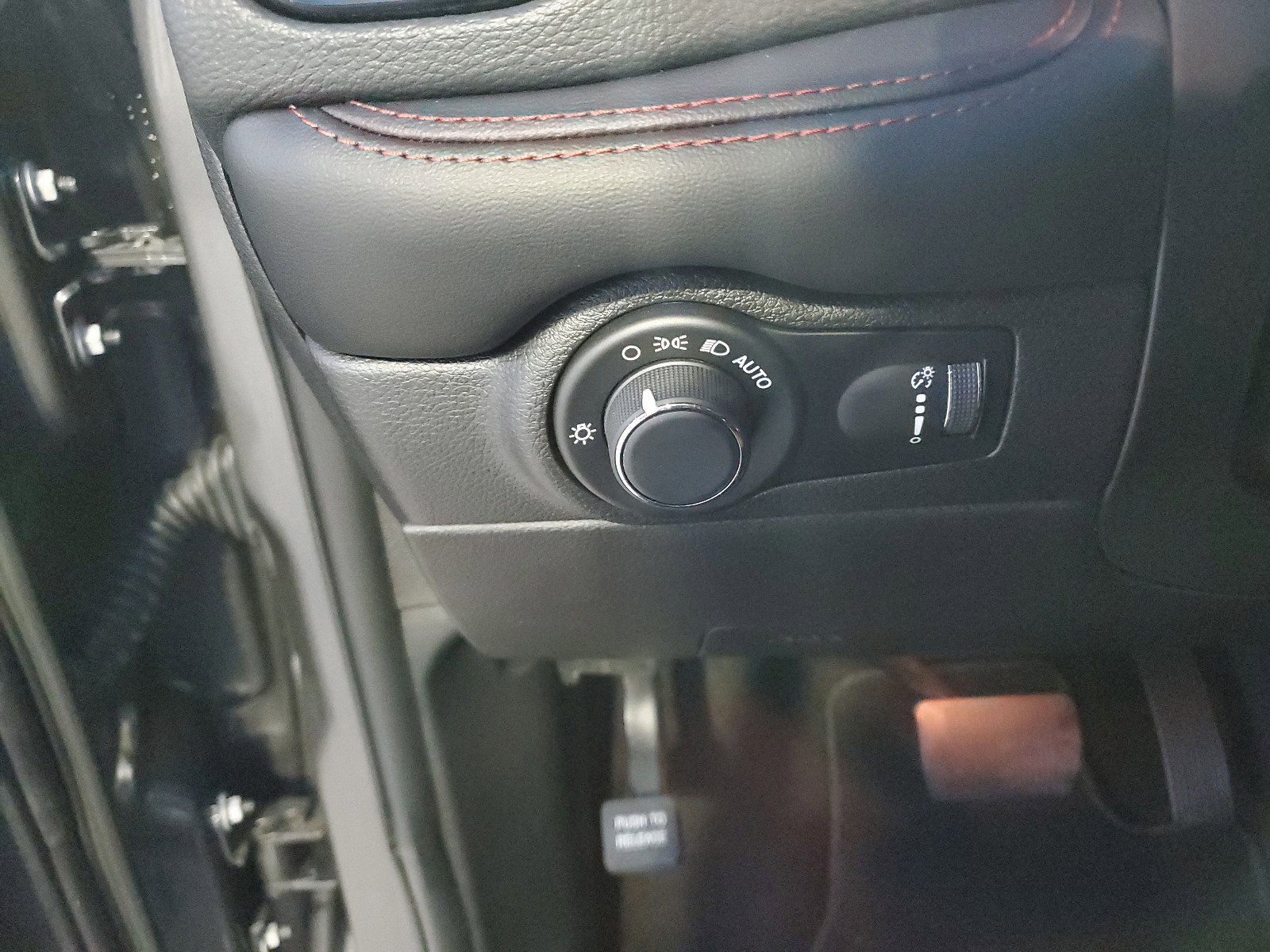 Certified 2025 Dodge Durango GT w/ Blacktop Package image 31
