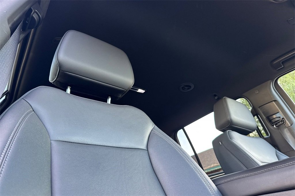 Used 2023 Chevrolet Suburban Z71 image 20