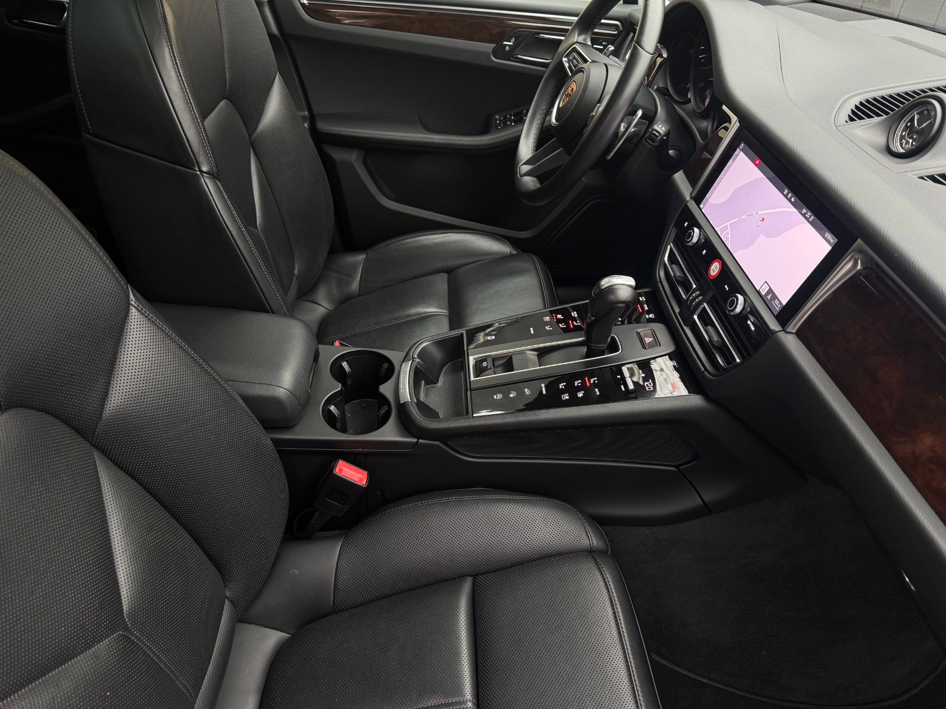 Used 2024 Porsche Macan image 24