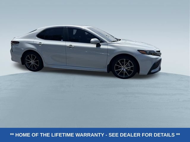 Used 2023 Toyota Camry SE w/ Convenience Package FWD image 2