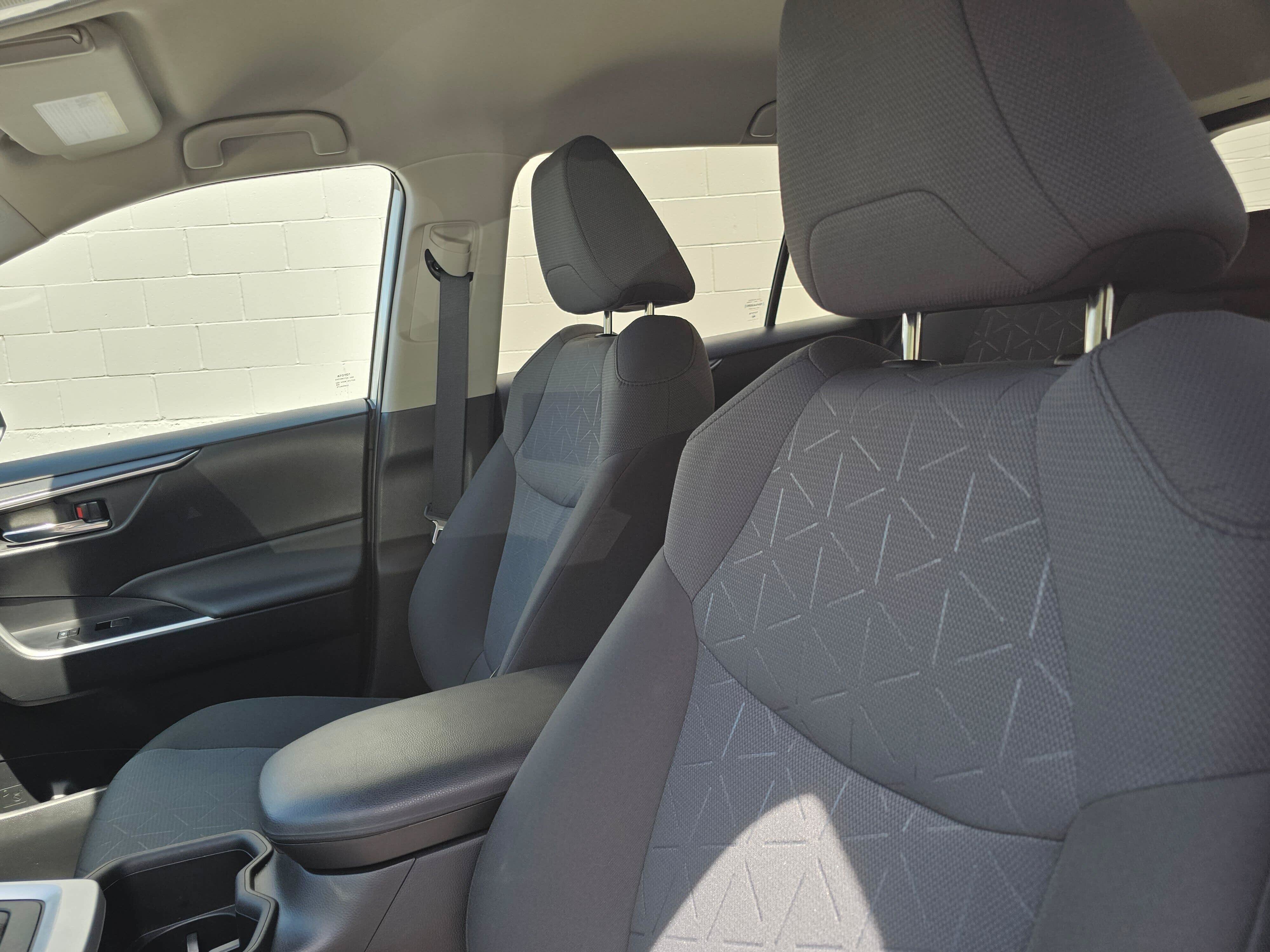 Used 2022 Toyota RAV4 XLE w/ XLE Grade Weather Package AWD/4WD image 22