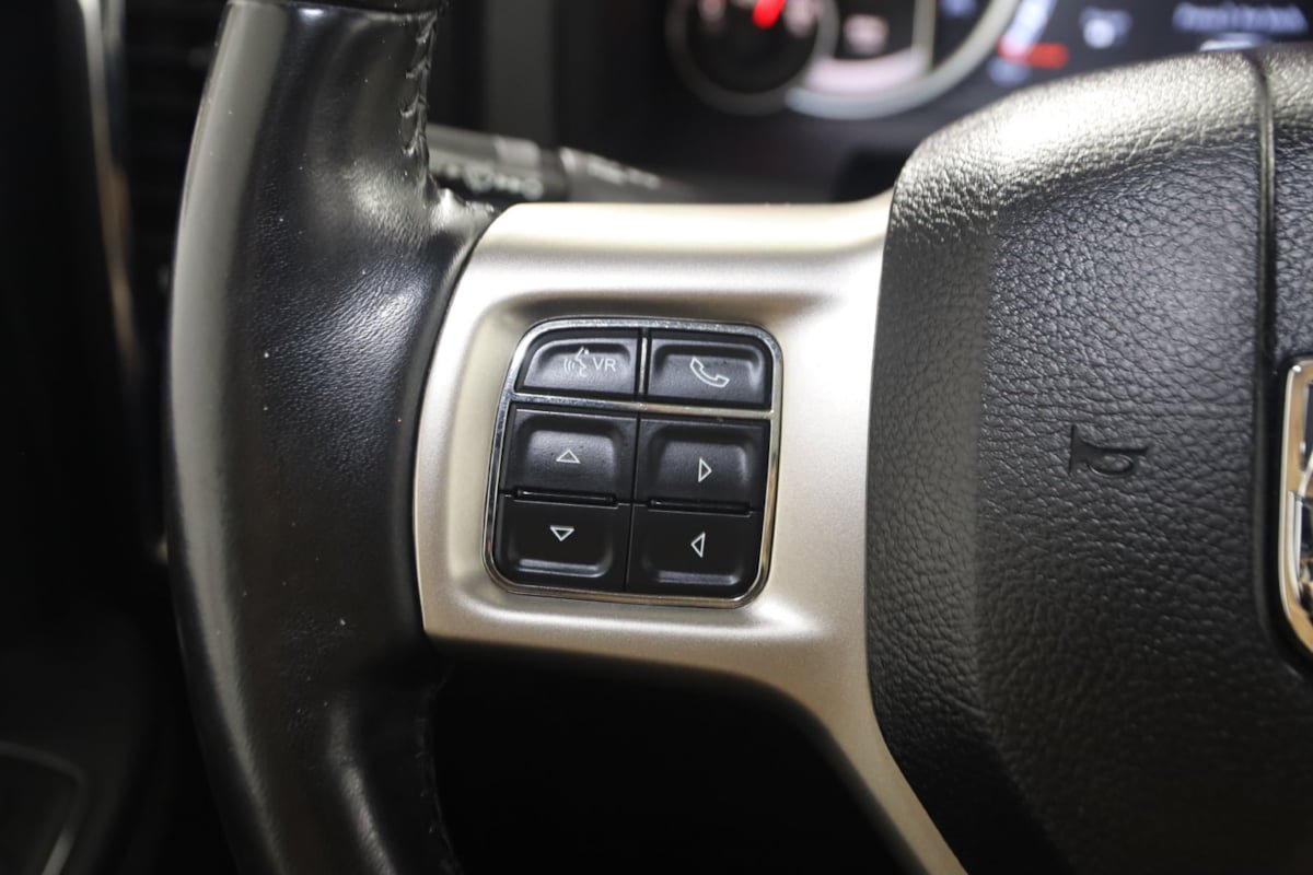 Used 2018 RAM 1500 Laramie w/ Convenience Group AWD/4WD image 29