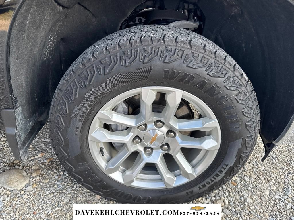 Used 2025 Chevrolet Silverado 1500 LT AWD/4WD image 38