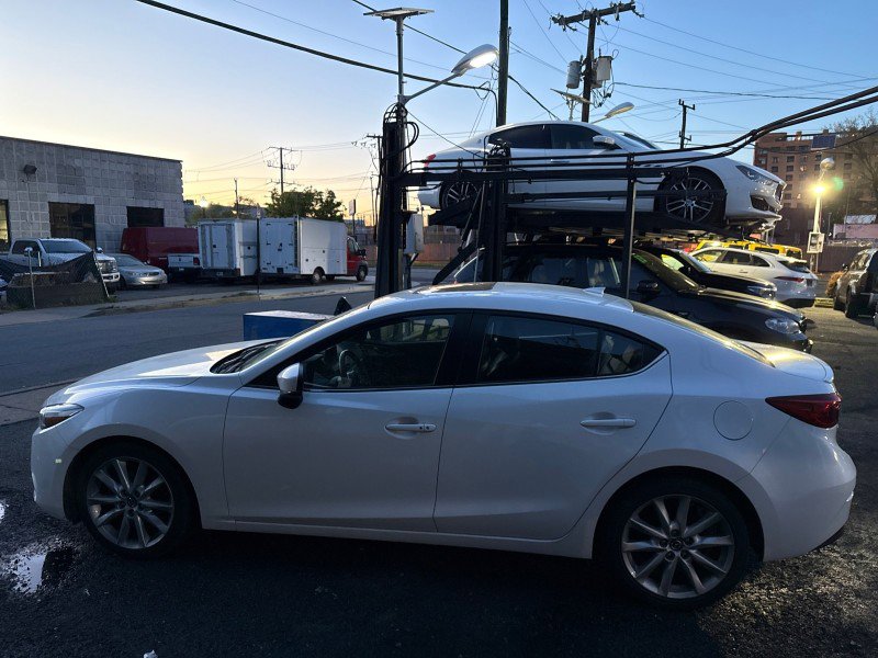 Used 2017 MAZDA MAZDA3 Touring w/ Popular Equipment Package image 6