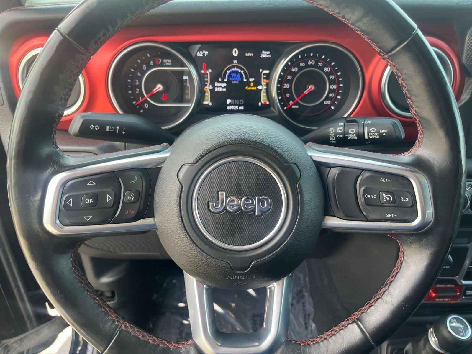 Used 2018 Jeep Wrangler Unlimited Rubicon w/ LED Lighting Group AWD/4WD image 13