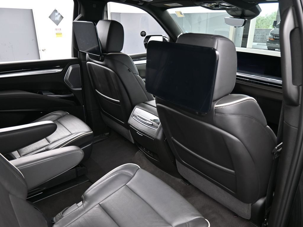 Used 2025 Cadillac Escalade ESV Sport w/ Touring Package image 53