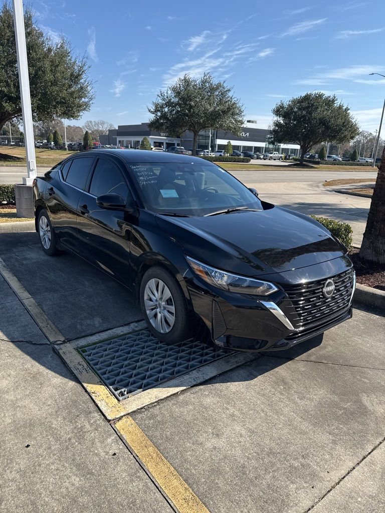 Used 2025 Nissan Sentra S image 4