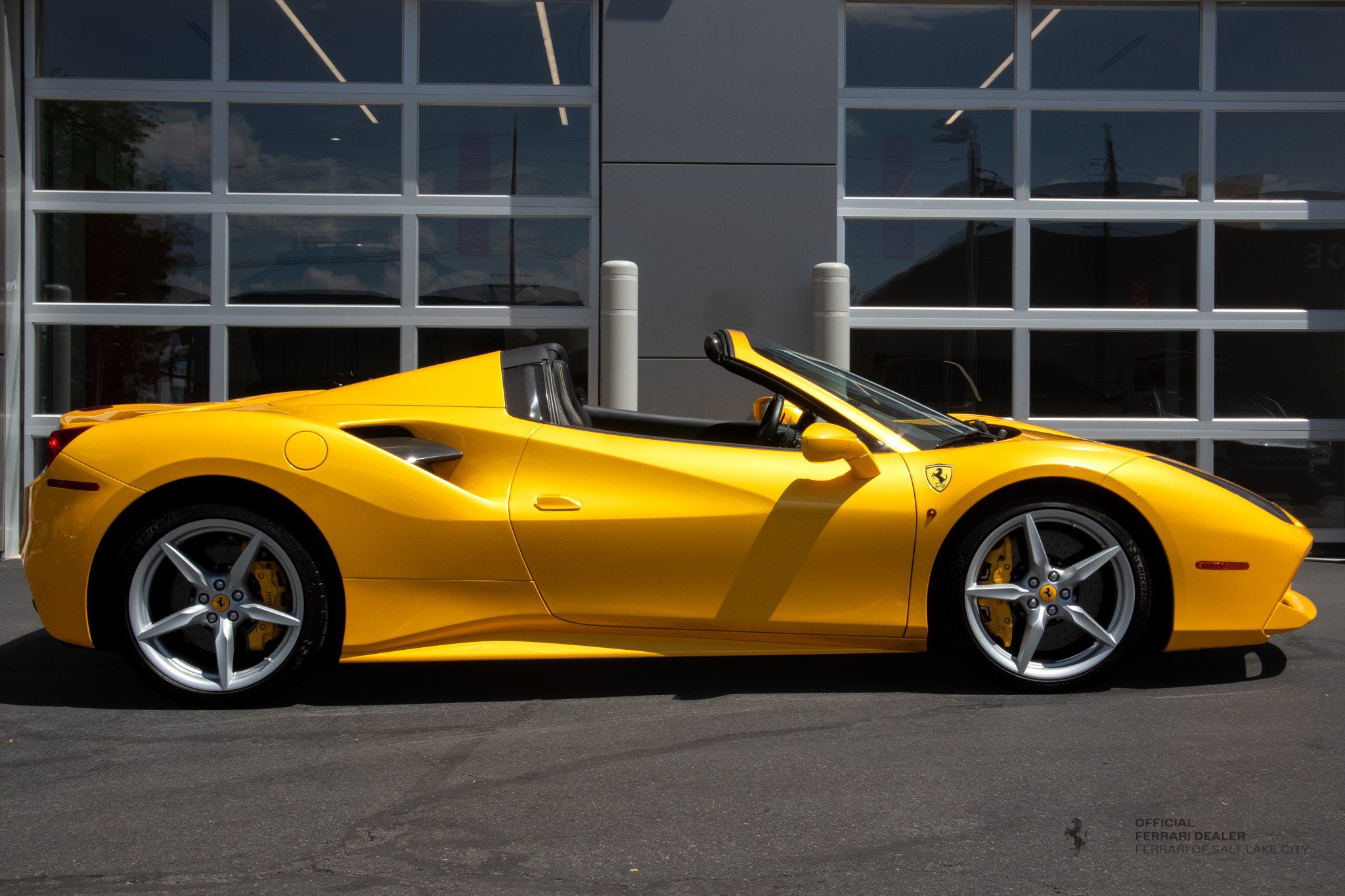 Certified 2019 Ferrari 488 Spider RWD image 8