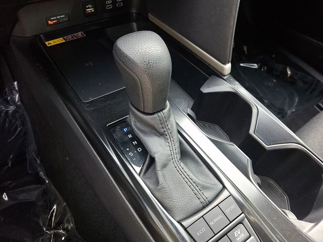 Used 2025 Toyota Camry LE FWD image 16