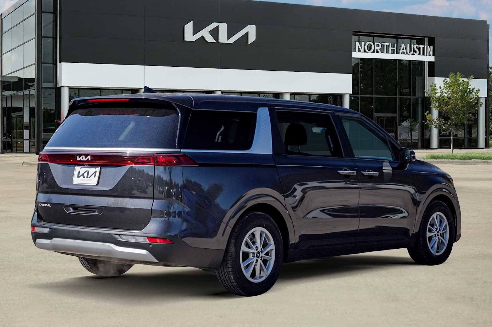 Certified 2024 Kia Carnival LX image 6