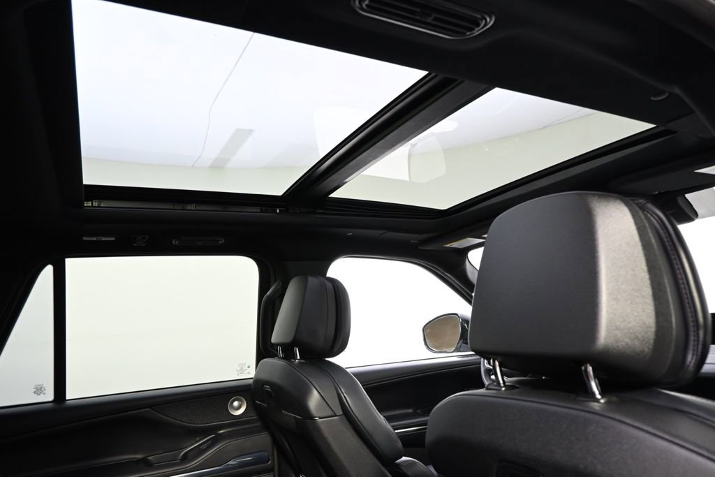 New 2025 Lincoln Navigator Reserve w/ Jet Appearance Package image 17