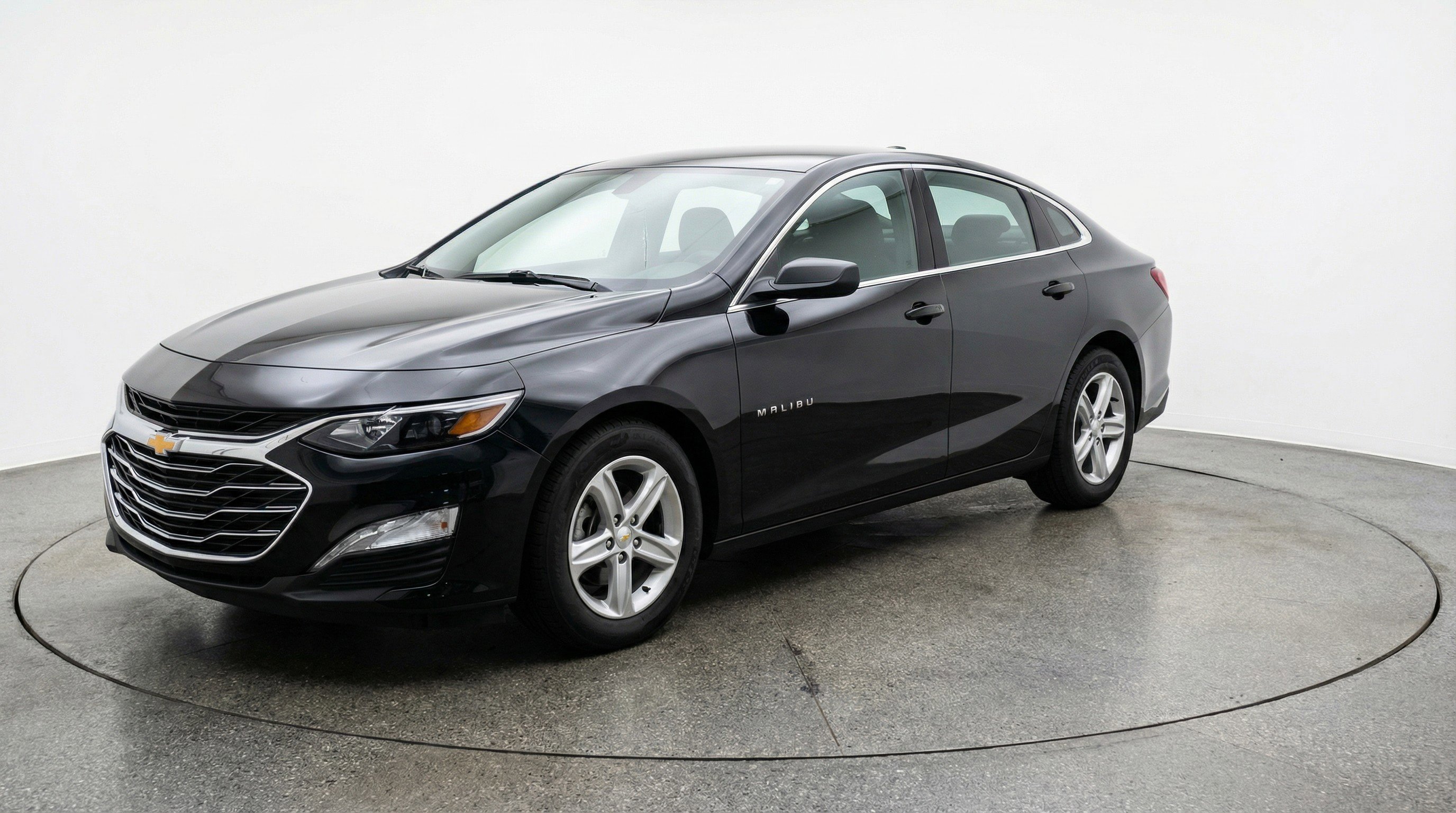 Used 2024 Chevrolet Malibu LT image 3