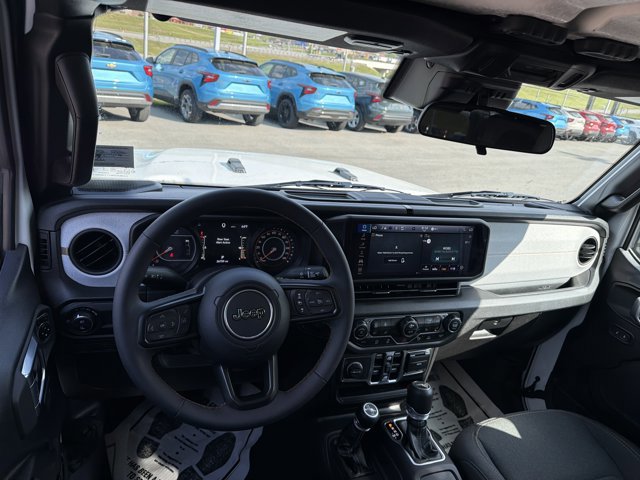 Used 2024 Jeep Gladiator Sport AWD/4WD image 14