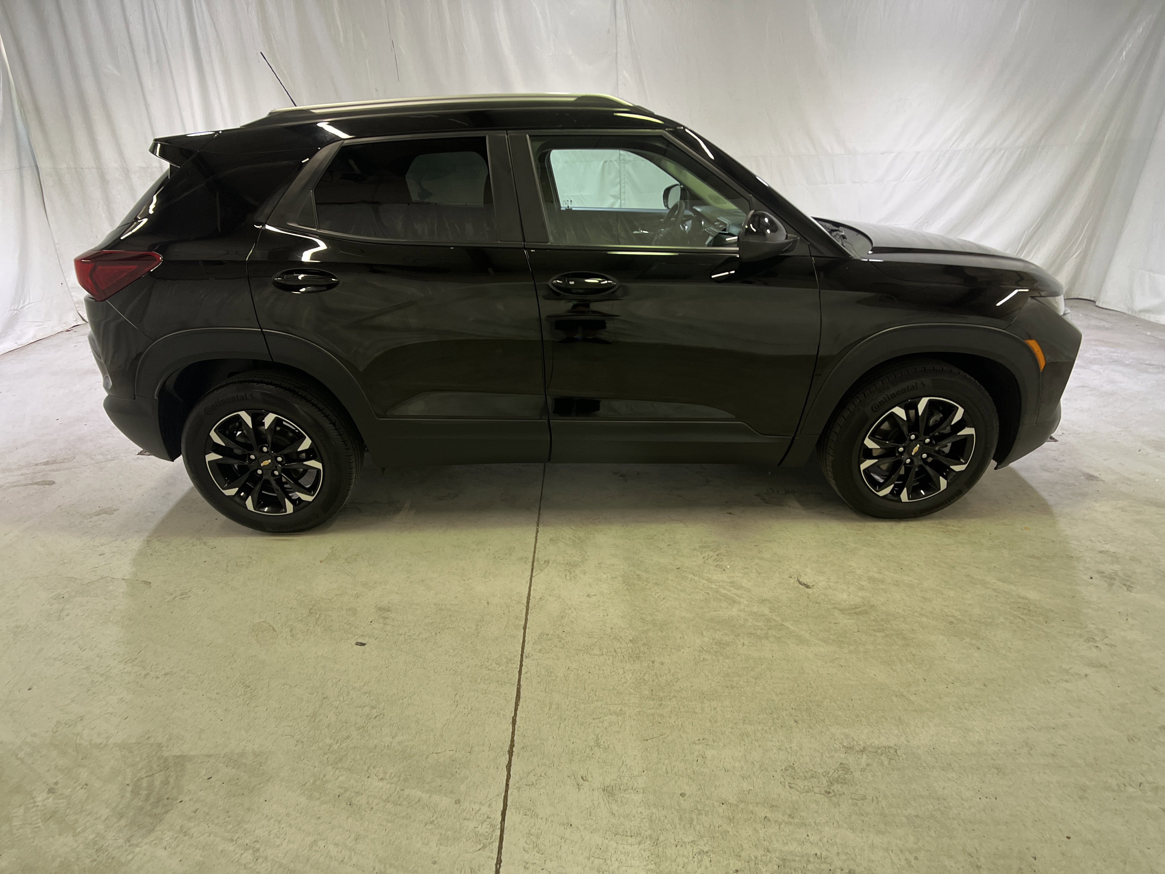 Used 2023 Chevrolet TrailBlazer LT w/ Convenience Package FWD image 12