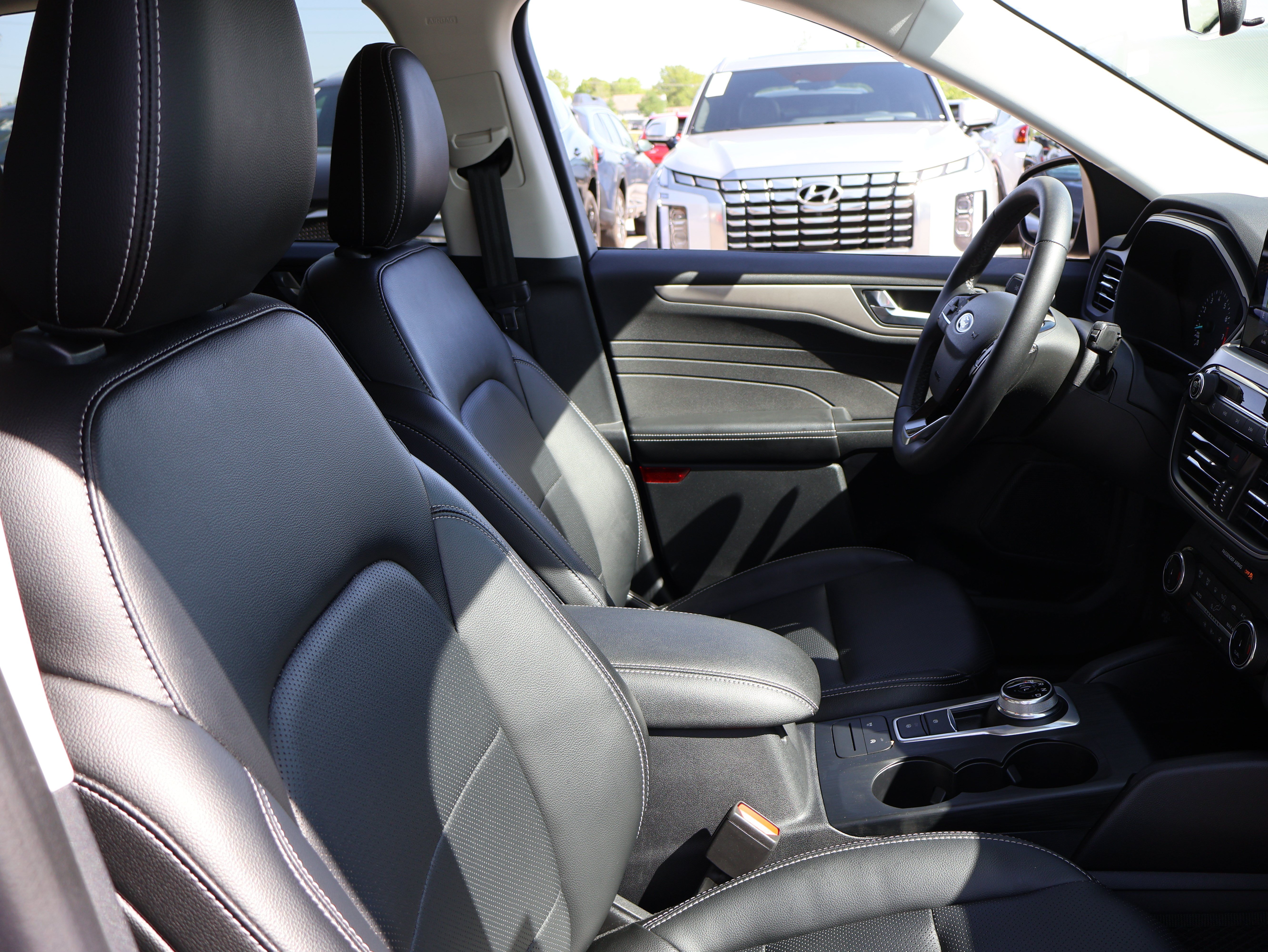 Used 2022 Ford Escape SEL AWD/4WD image 8