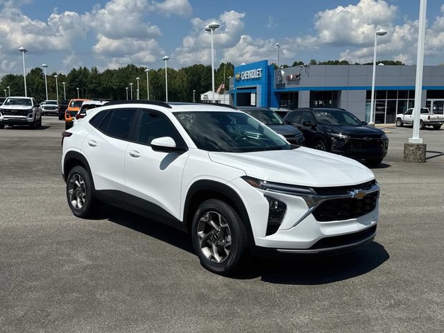 New 2026 Chevrolet Trax LT w/ Sunroof Package FWD image 2