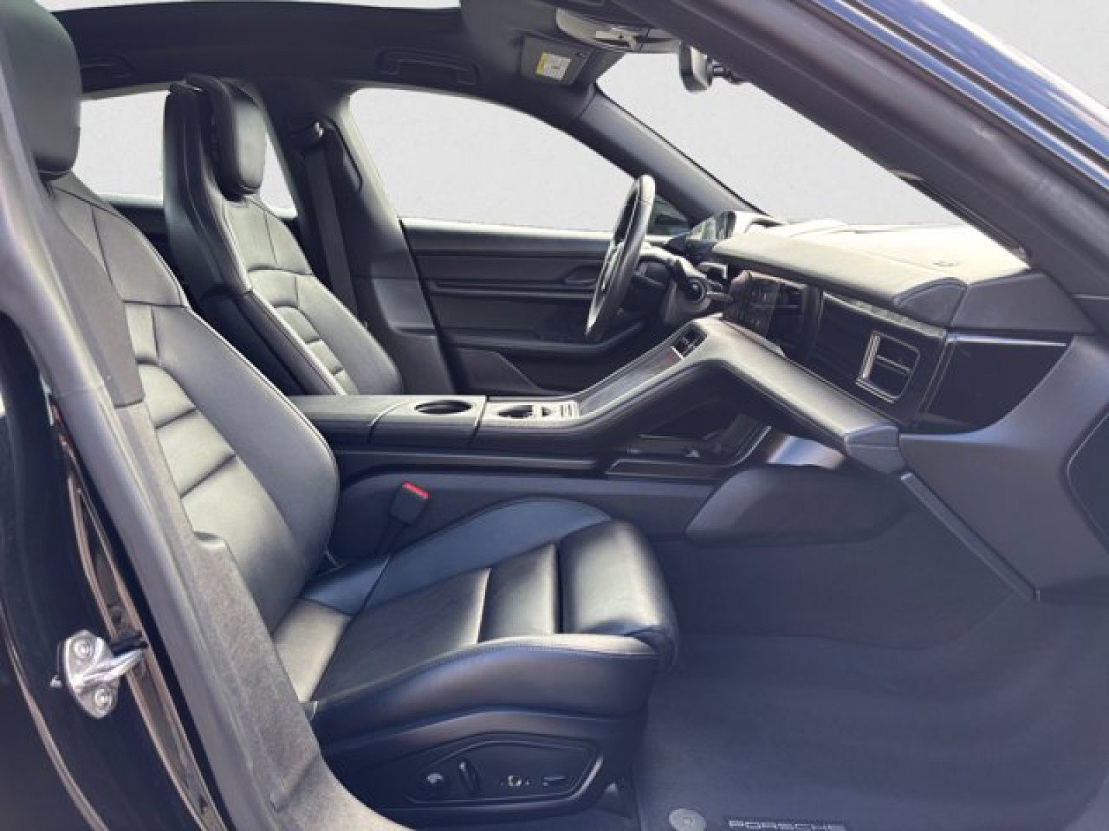 Used 2020 Porsche Taycan 4S w/ Premium Package image 20