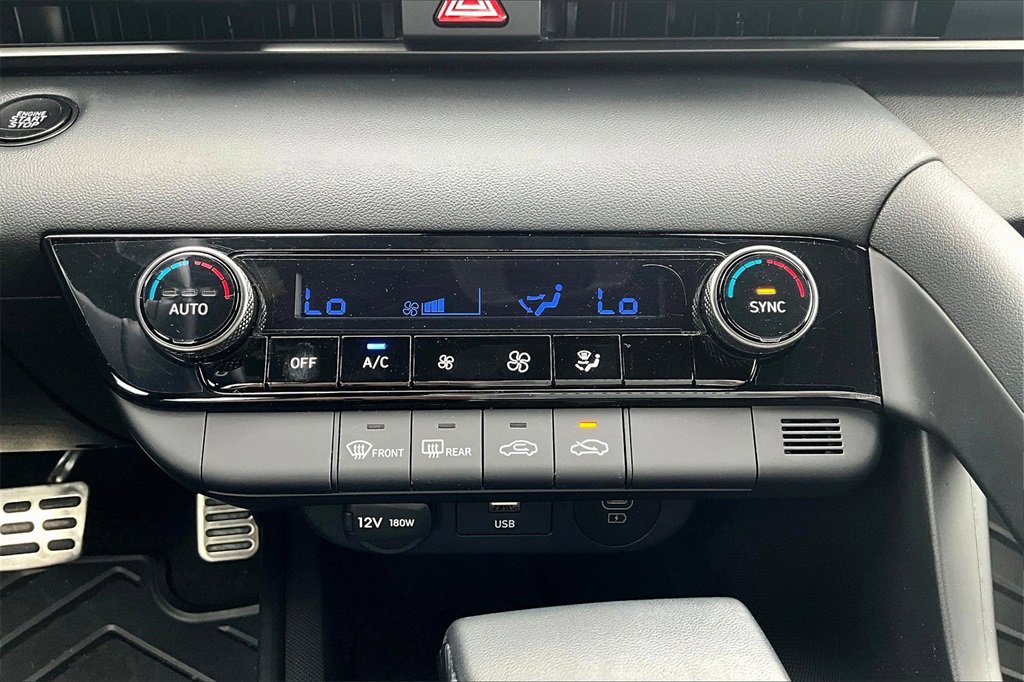 Certified 2025 Hyundai Elantra Sport image 31