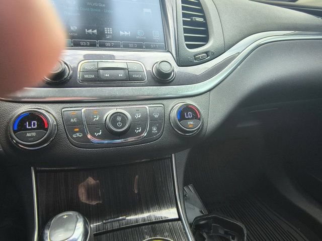 Used 2017 Chevrolet Impala LT w/ Convenience Package FWD image 16