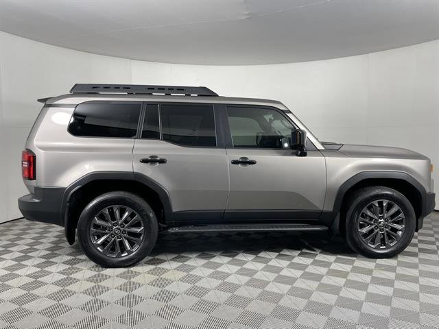 Certified 2025 Toyota Land Cruiser image 7