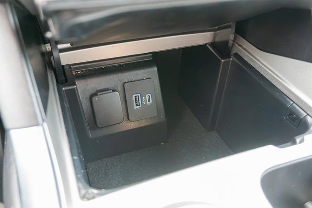 Used 2023 Ford Explorer XLT w/ Equipment Group 202A AWD/4WD image 28