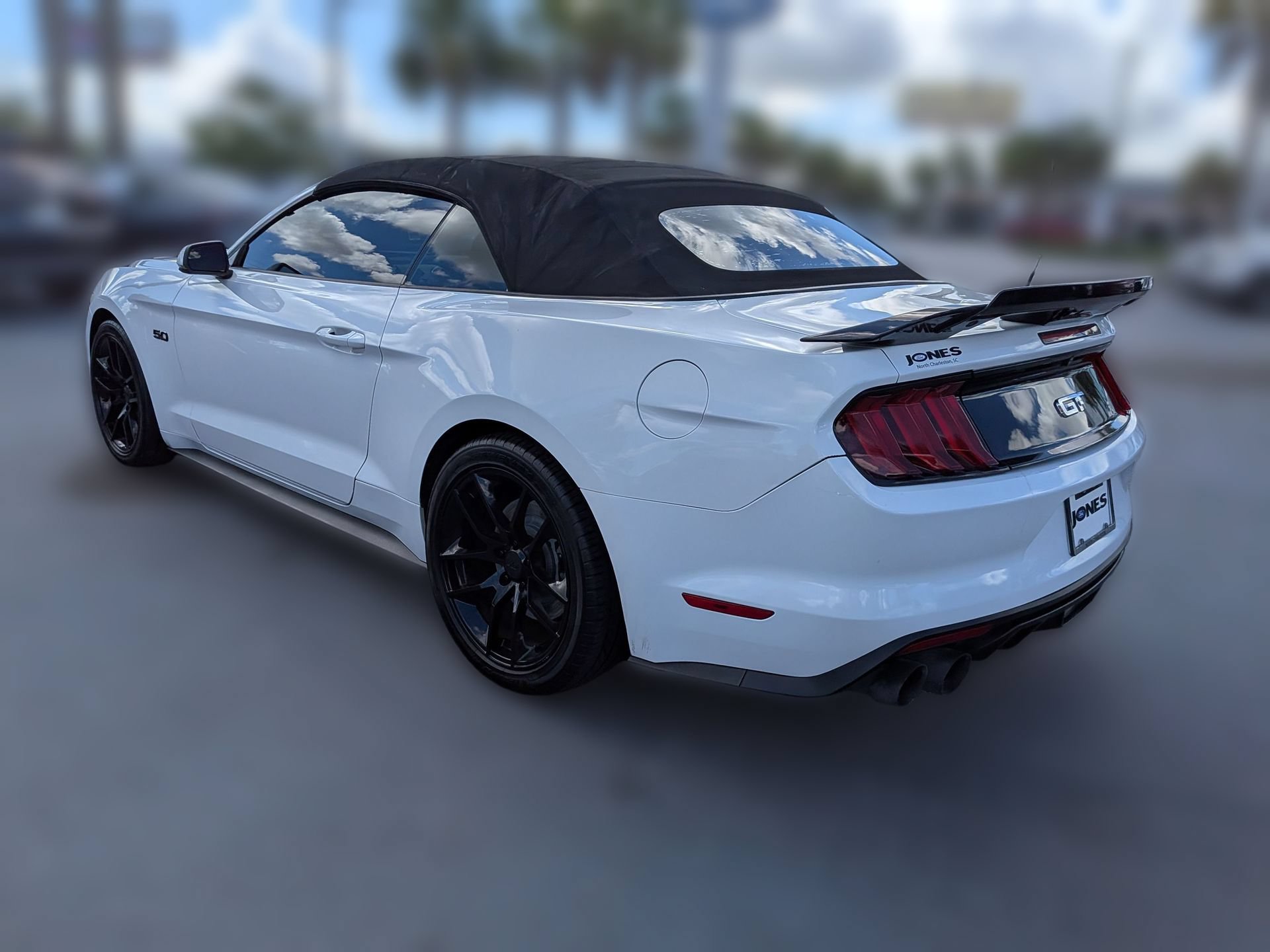 Used 2017 Ford Mustang GT Premium RWD image 7