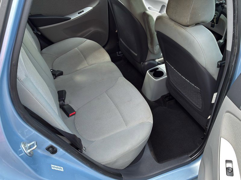 Used 2013 Hyundai Accent GS image 16