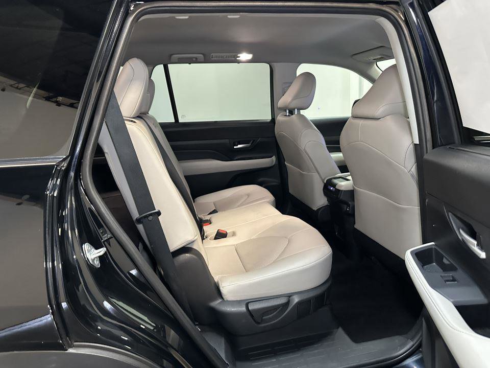 Used 2024 Toyota Grand Highlander XLE image 35
