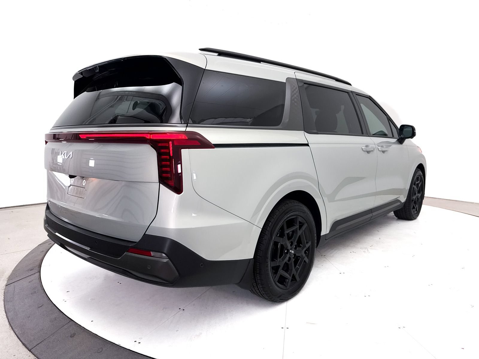 Certified 2025 Kia Carnival SX Prestige FWD image 22