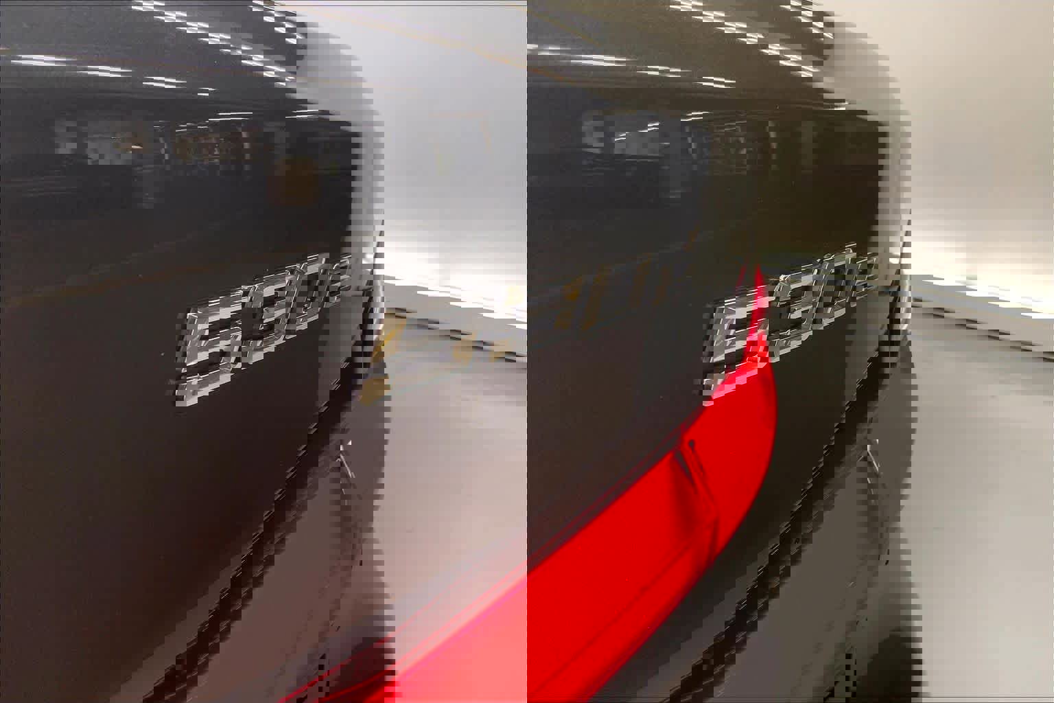 Used 2021 BMW 530e w/ Premium Package image 14