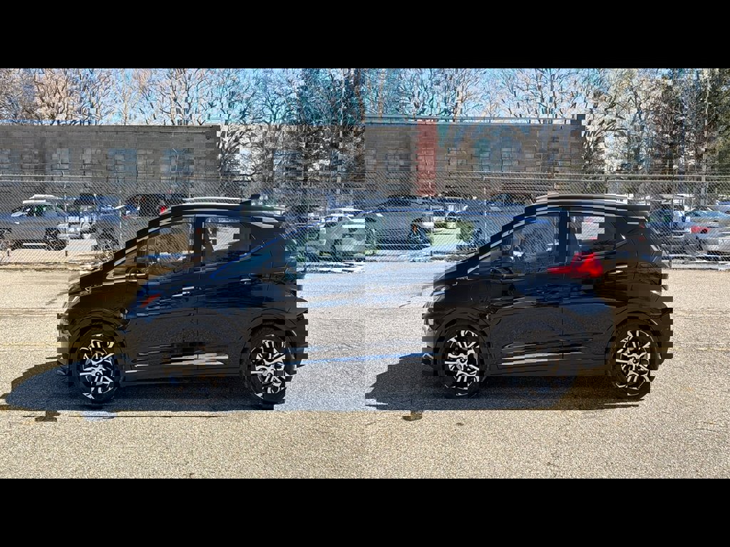 Used 2021 Chevrolet Bolt Premier w/ Infotainment Package image 3