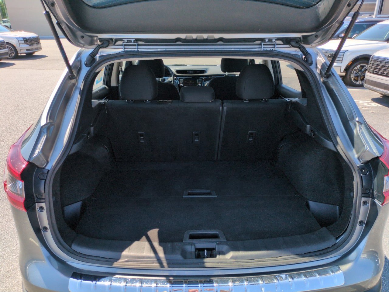 Used 2021 Nissan Rogue Sport SV AWD/4WD image 20