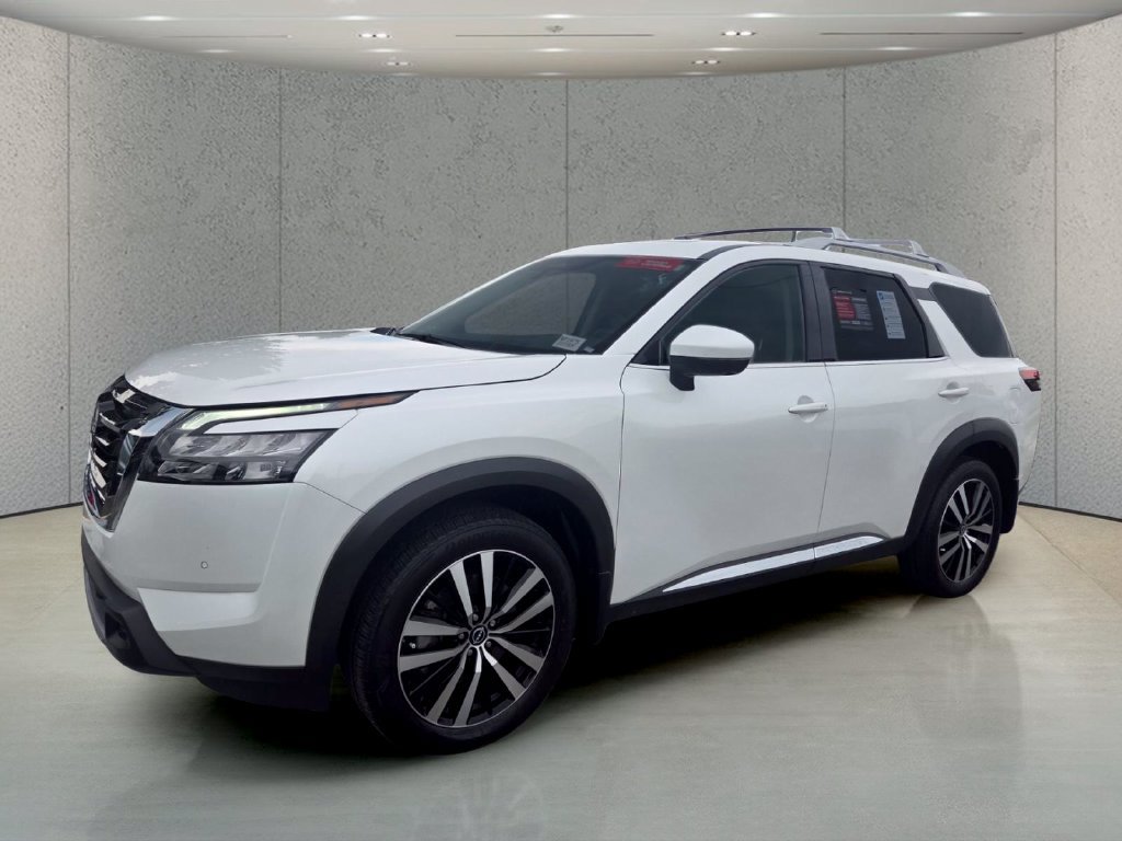 Used 2025 Nissan Pathfinder Platinum