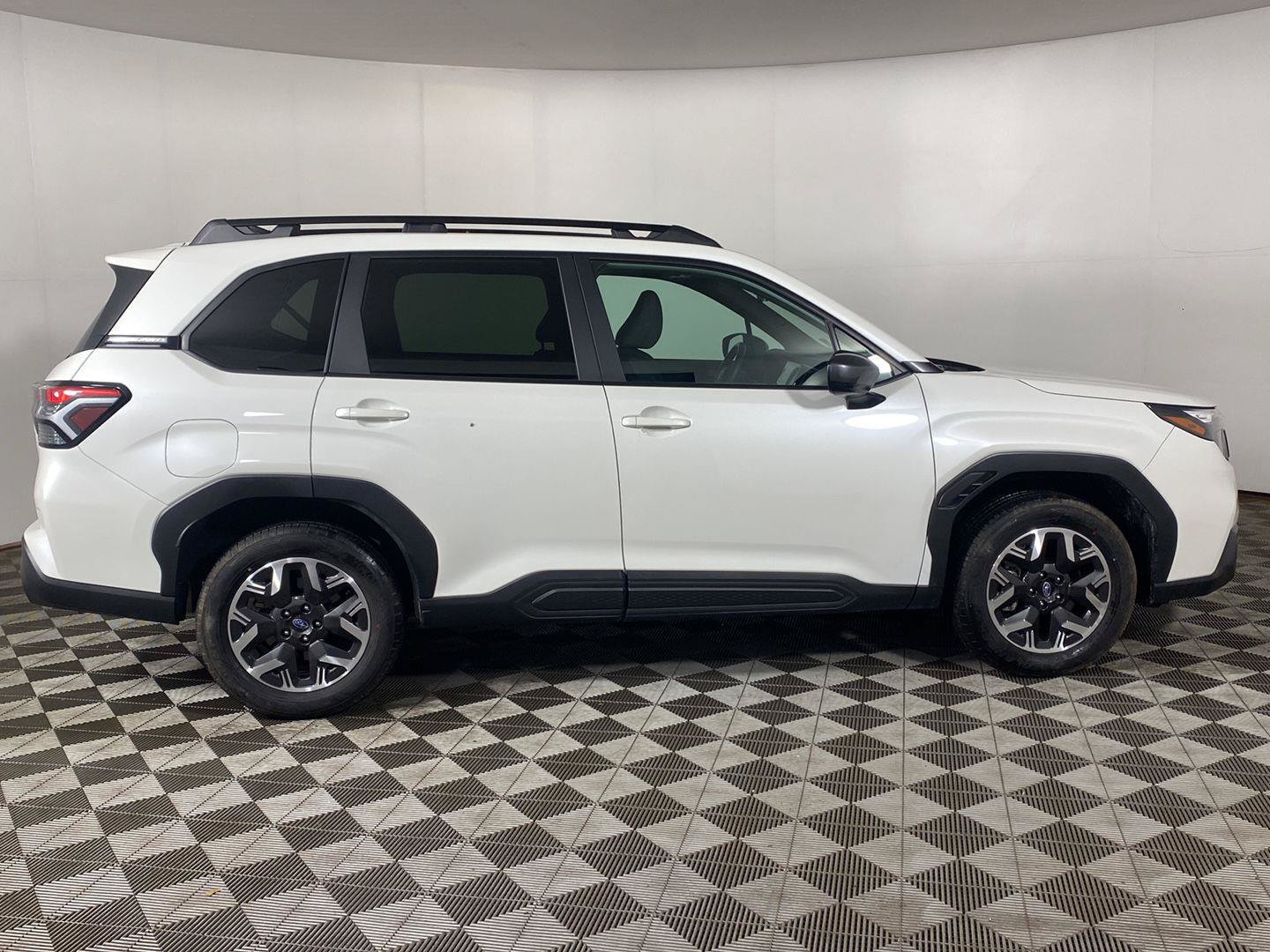 Used 2026 Subaru Forester Premium AWD/4WD image 5
