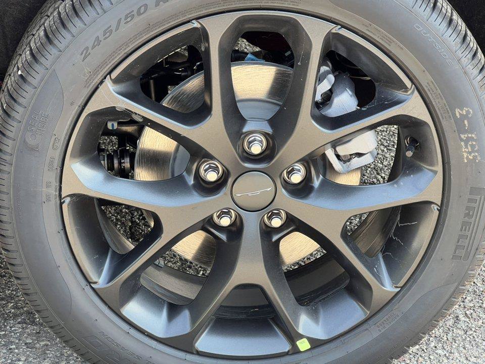 New 2027 Chrysler Pacifica Select AWD/4WD image 8