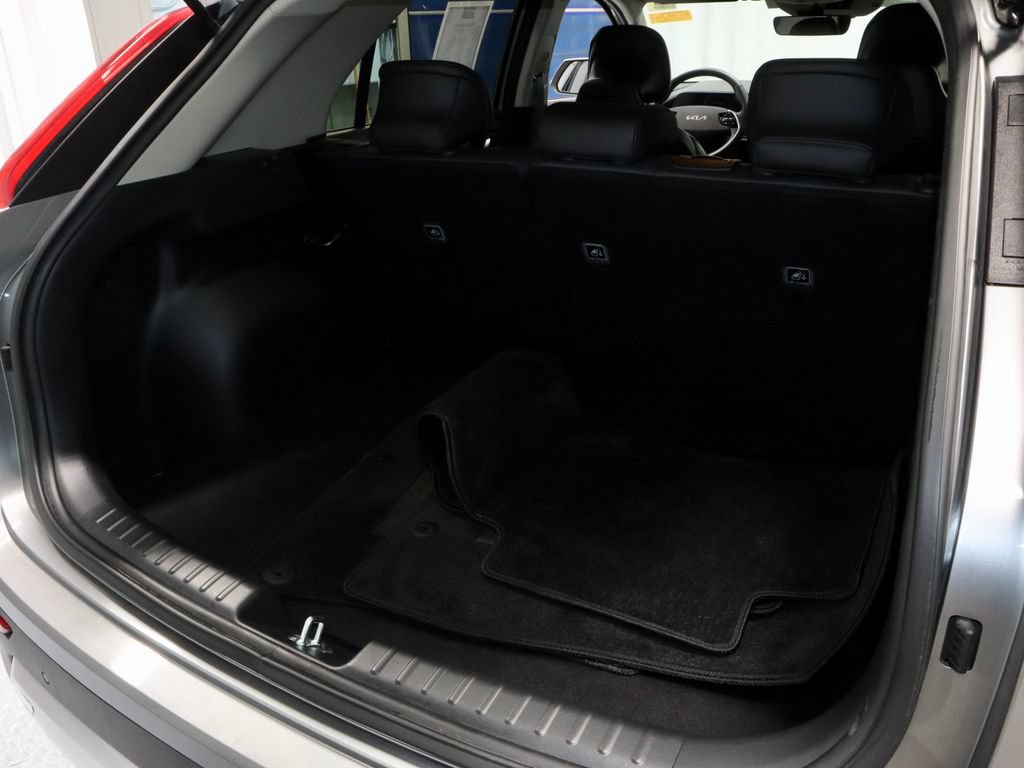 Used 2023 Kia Niro EX FWD image 16