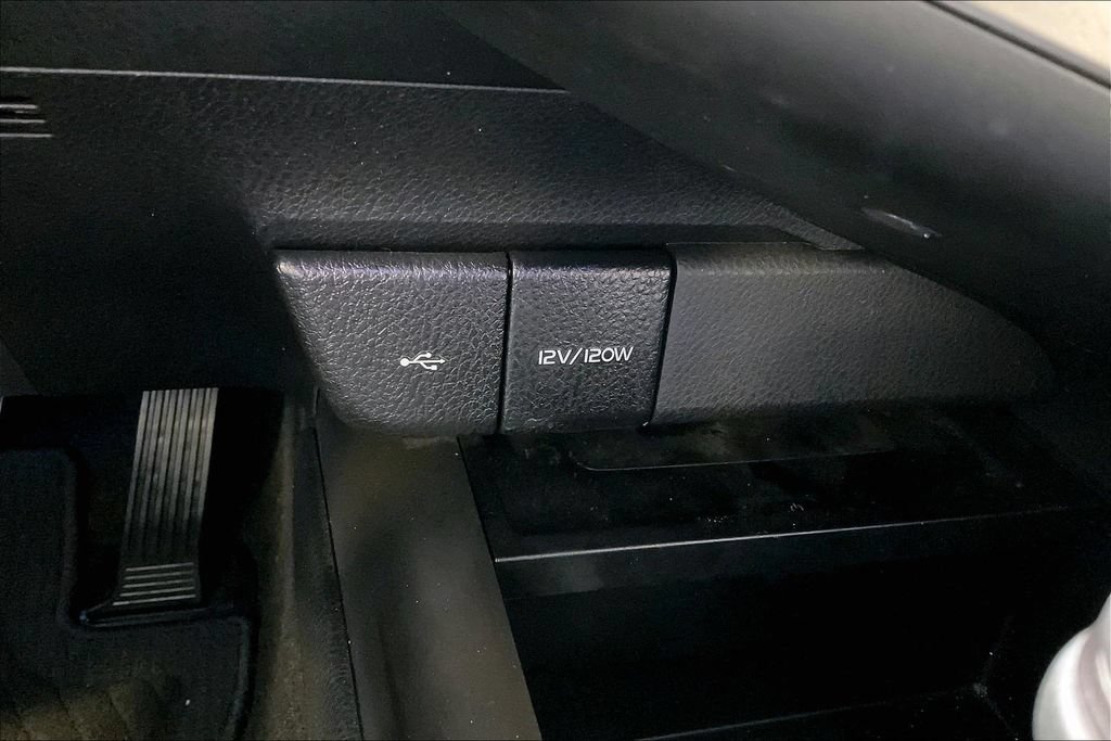 Used 2021 Toyota Camry XSE w/ Carpet Mat Package (TMS) FWD image 33