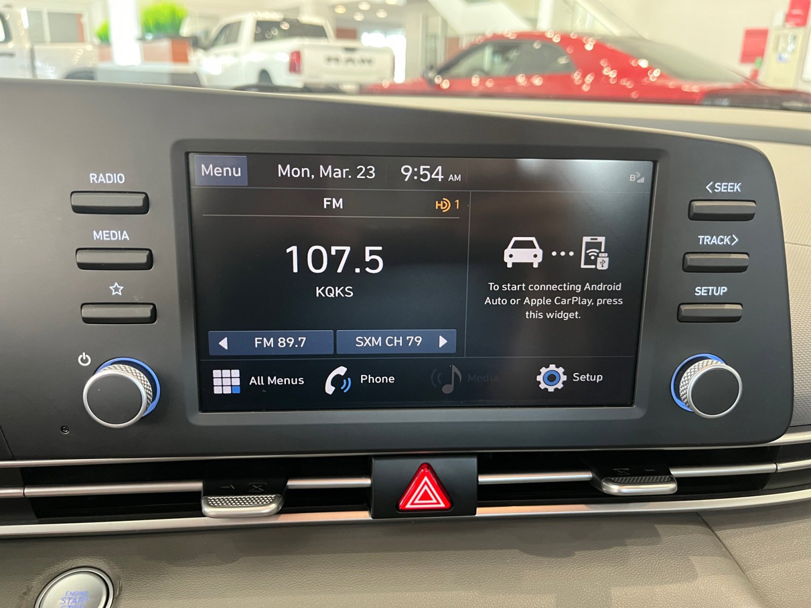 Used 2023 Hyundai Elantra SEL image 17