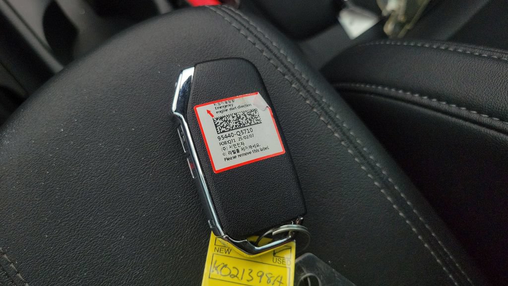 Used 2025 Kia Seltos EX w/ EX Sunroof Package FWD image 24