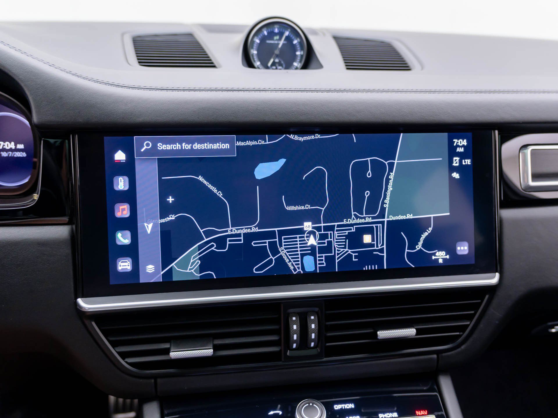 Certified 2022 Porsche Cayenne GTS AWD/4WD image 24