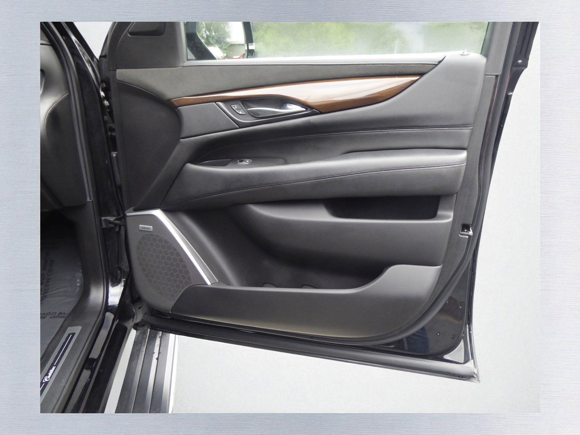 Used 2020 Cadillac Escalade ESV Premium Luxury image 24