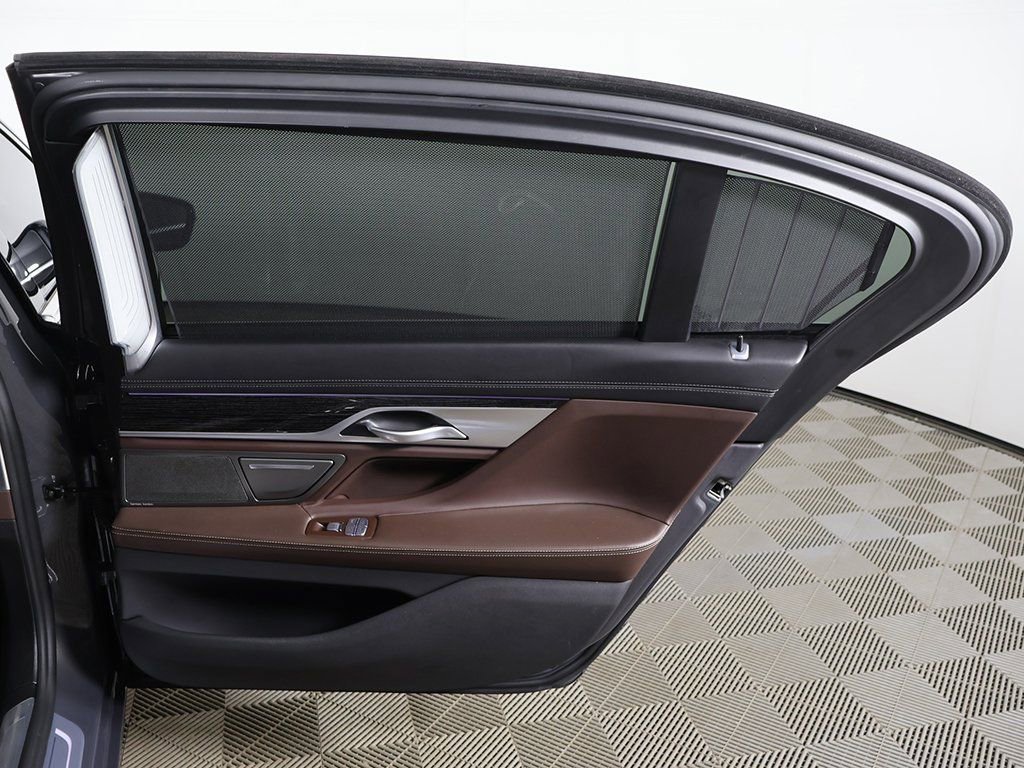 Used 2021 BMW 740i xDrive w/ Premium Package image 29