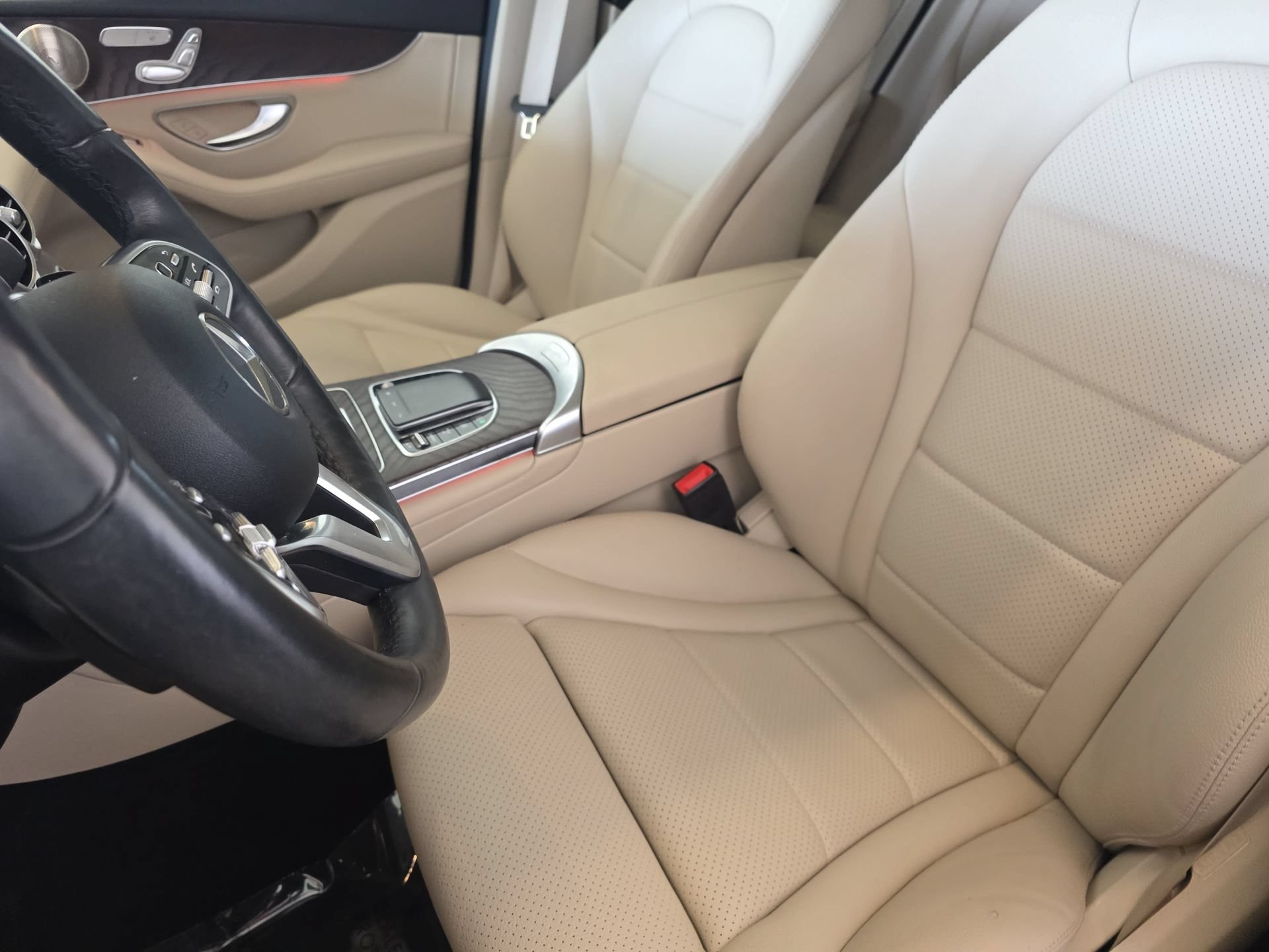 Used 2021 Mercedes-Benz GLC 300 4MATIC image 15