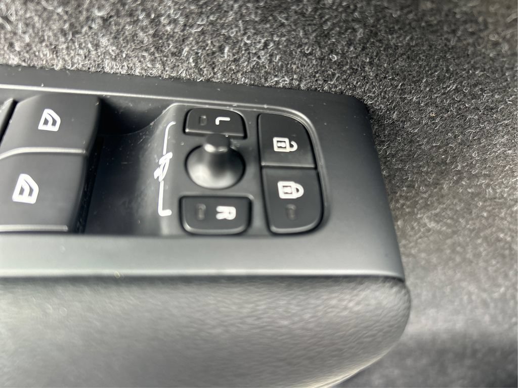 Used 2020 Volvo XC40 T5 Momentum w/ Protection Package Premier AWD/4WD image 53