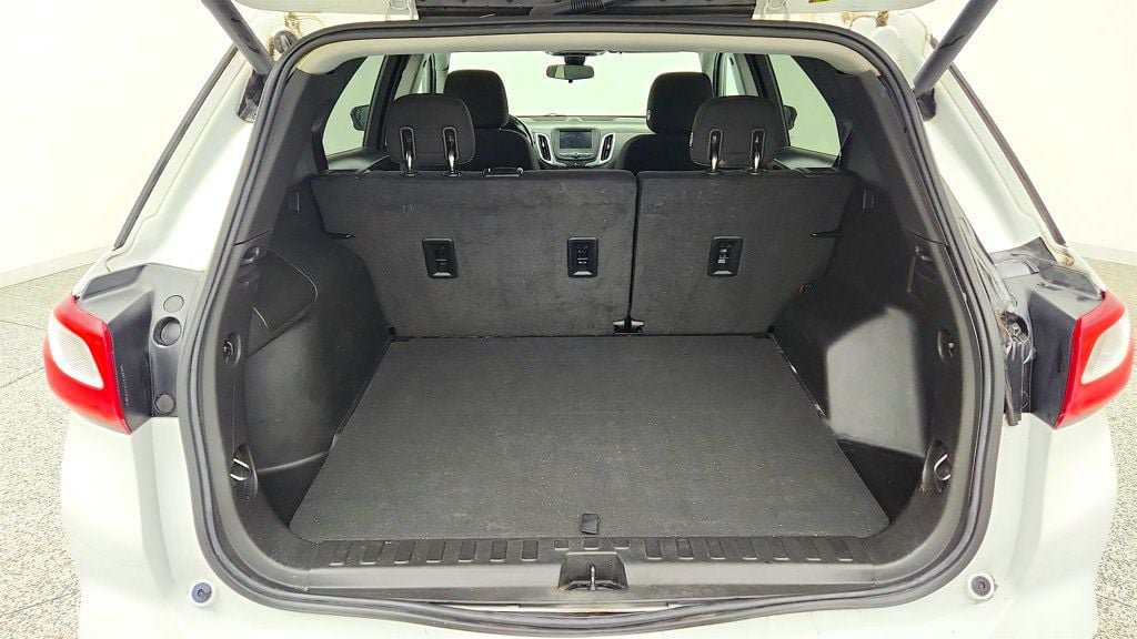 Used 2020 Chevrolet Equinox LT w/ Driver Convenience Package FWD image 17
