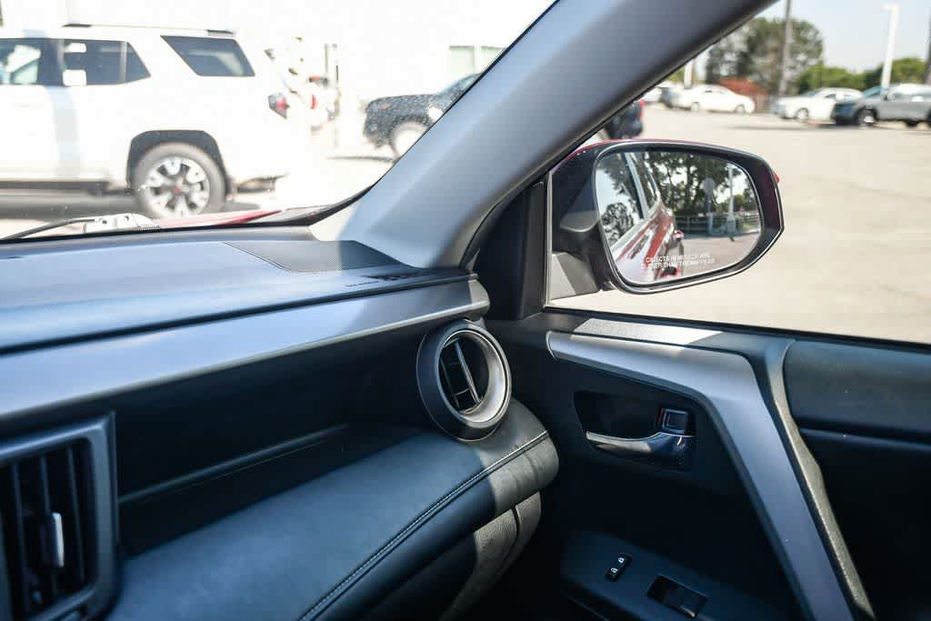 Used 2018 Toyota RAV4 XLE FWD image 21