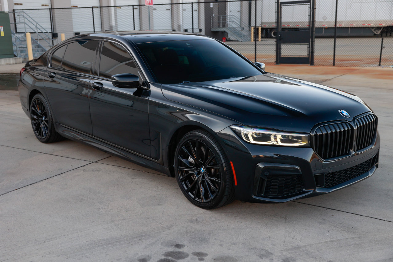 Used 2021 BMW 750i xDrive w/ Luxury Rear Seating Package image 17