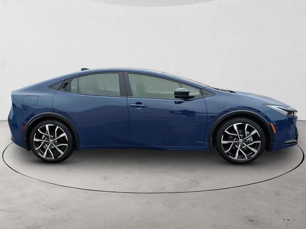 Used 2024 Toyota Prius Prime FWD image 4